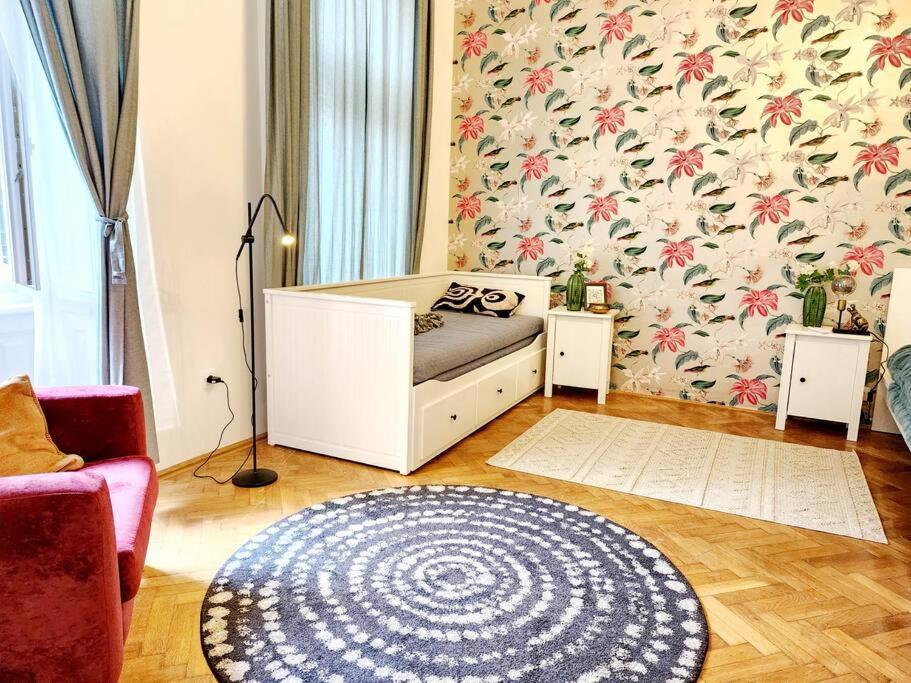 Travelers Award Winning Place In The Heart Of Budapest Apartment Kamilla Exterior foto